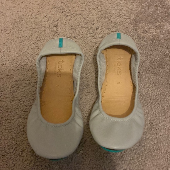 Tieks Shoes - Tikes light grey